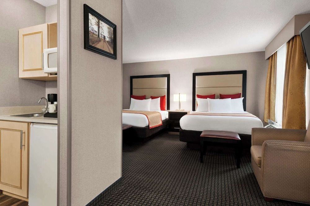 Lancaster Suites 2