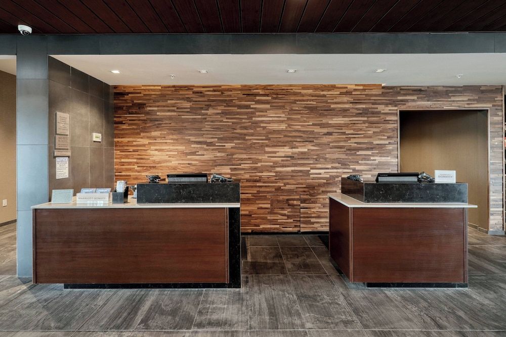 Courtyard by Marriott North Brunswick 2