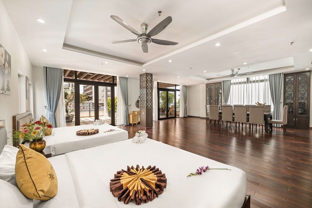 Palazzo Luxury Hotel & Bistro - Central My Khe Beach Walking Street 1