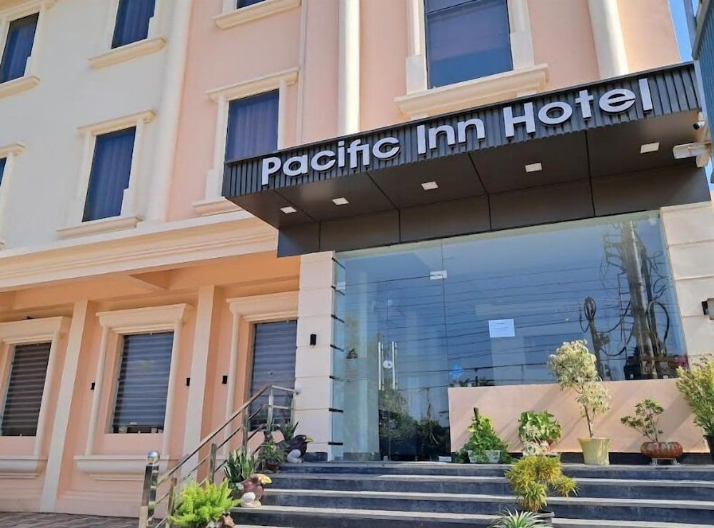 PACIFIC INN HOTEL 1