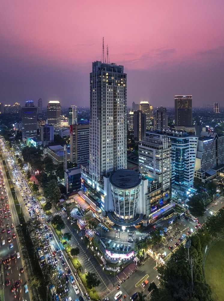HARRIS Suites fx Sudirman 1