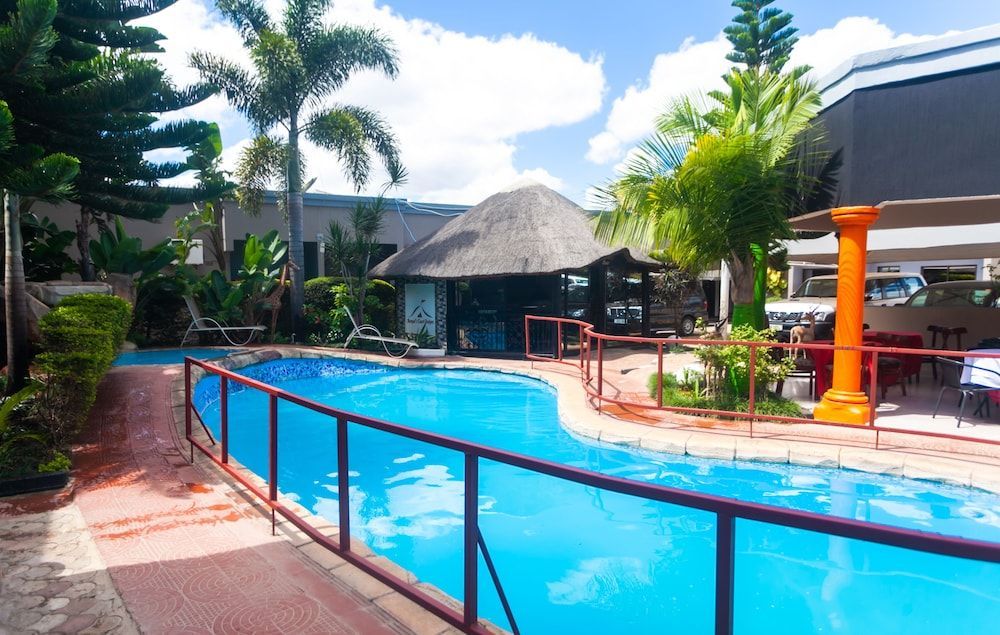 Nomads Court Lodge 1