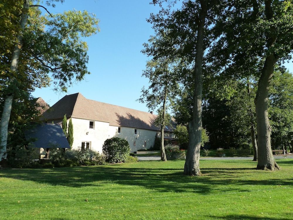 Domaine De La Tour 1