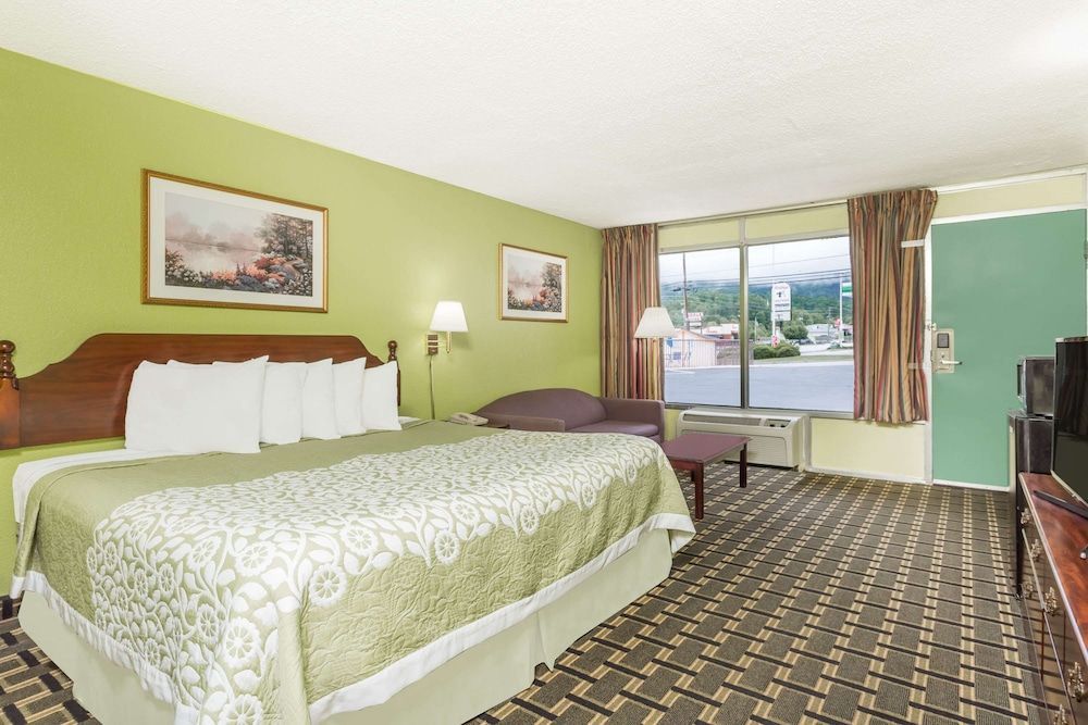 Days Inn by Wyndham Clayton 1