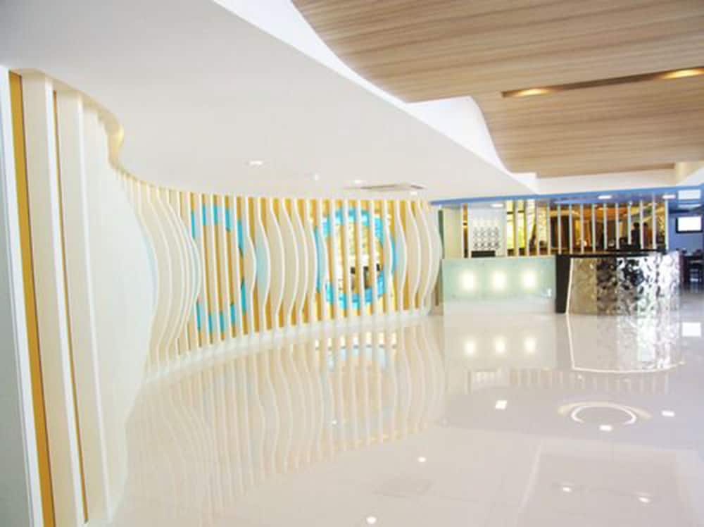 Grand Tower Inn Sathorn Hotel 2