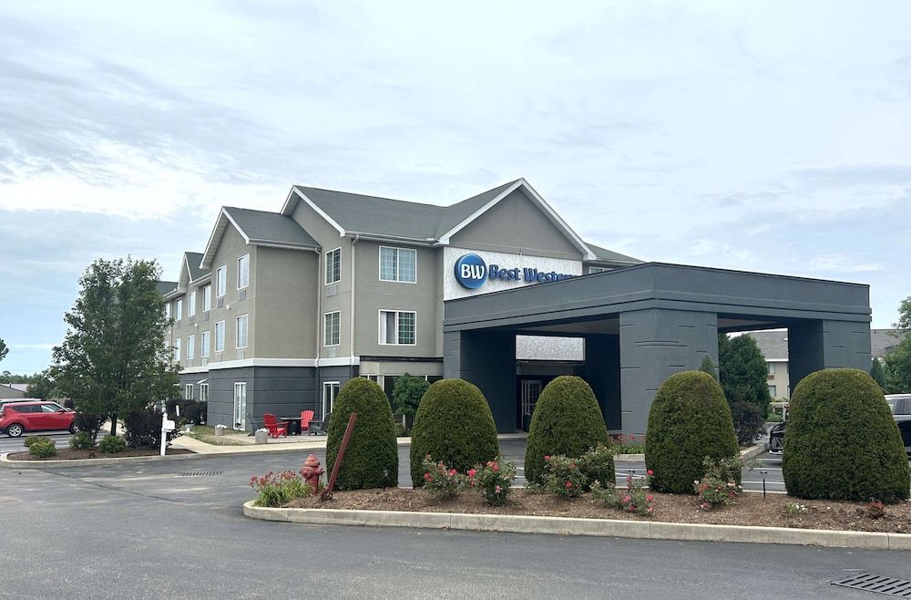 Best Western Erie Inn & Suites 1