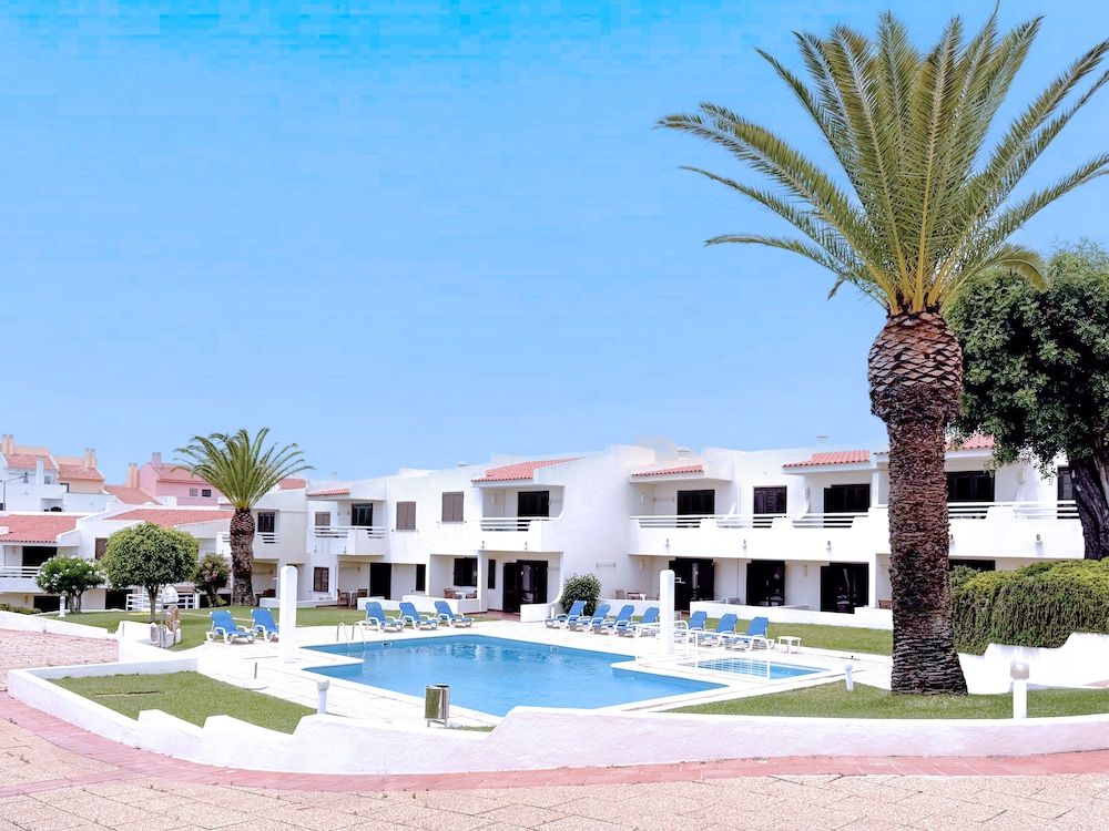Aura Village City Beach Apartments 1