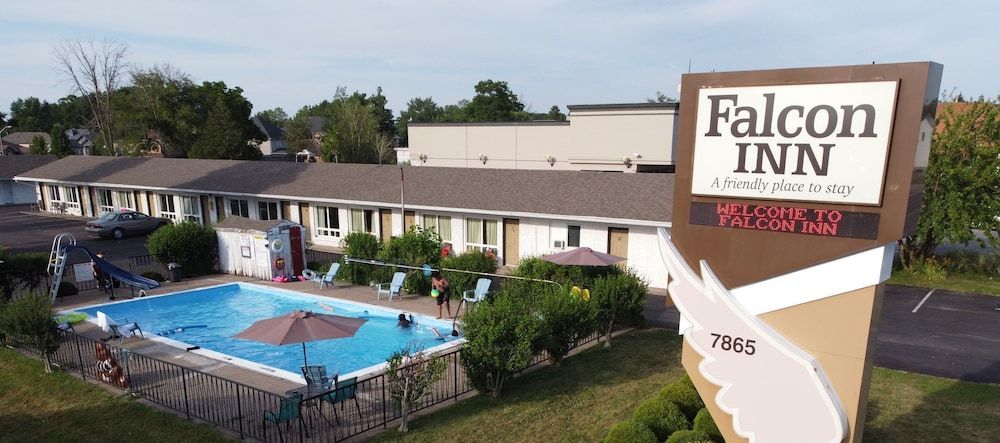 Falcon Inn 1
