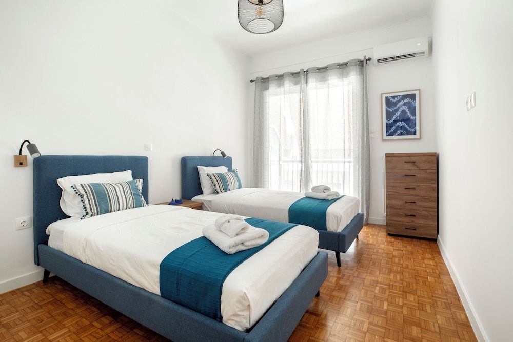 Glimmer 2-Bedroom Apartment in Athens 2