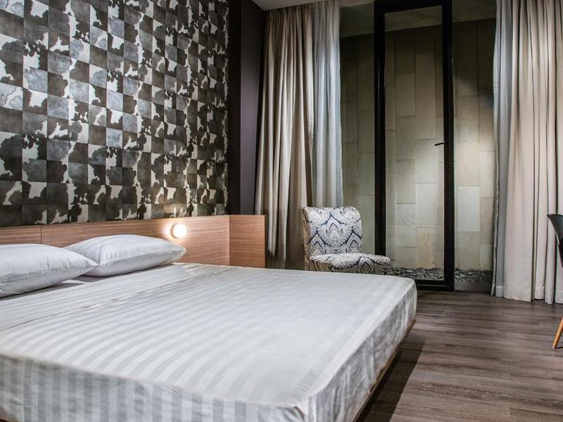 Upscale Suites 2