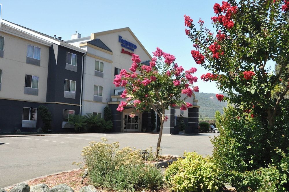Fairfield Inn & Suites Ukiah Mendocino County 1