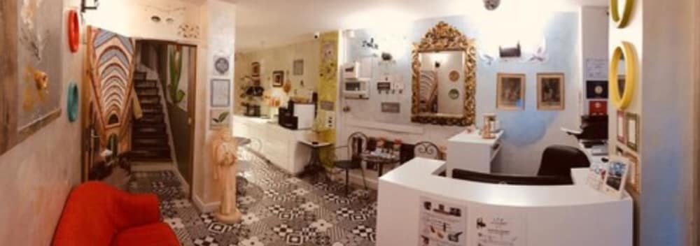 Amélie Hotel 2