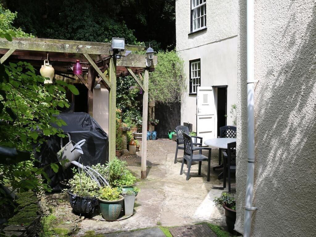 Lammas Park House 2