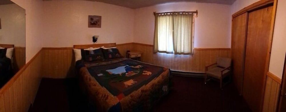 Alpine Motel of Cooke City 2
