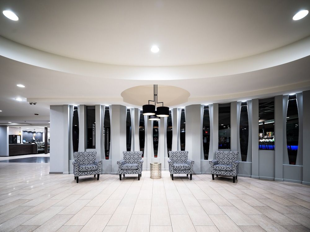 Holiday Inn NEWARK INTERNATIONAL AIRPORT by IHG 2