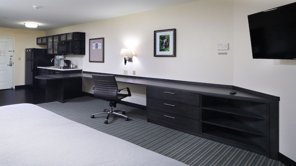 Candlewood Suites NEWARK SOUTH - UNIVERSITY AREA by IHG 2