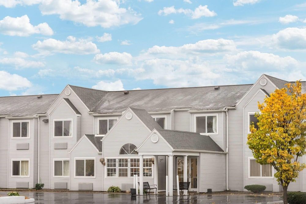 Baymont by Wyndham Henrietta - Rochester 1