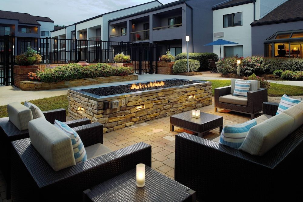 Courtyard by Marriott Raleigh Midtown 1
