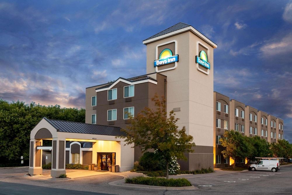 Days Inn by Wyndham Eagan Minnesota Near Mall of America 1