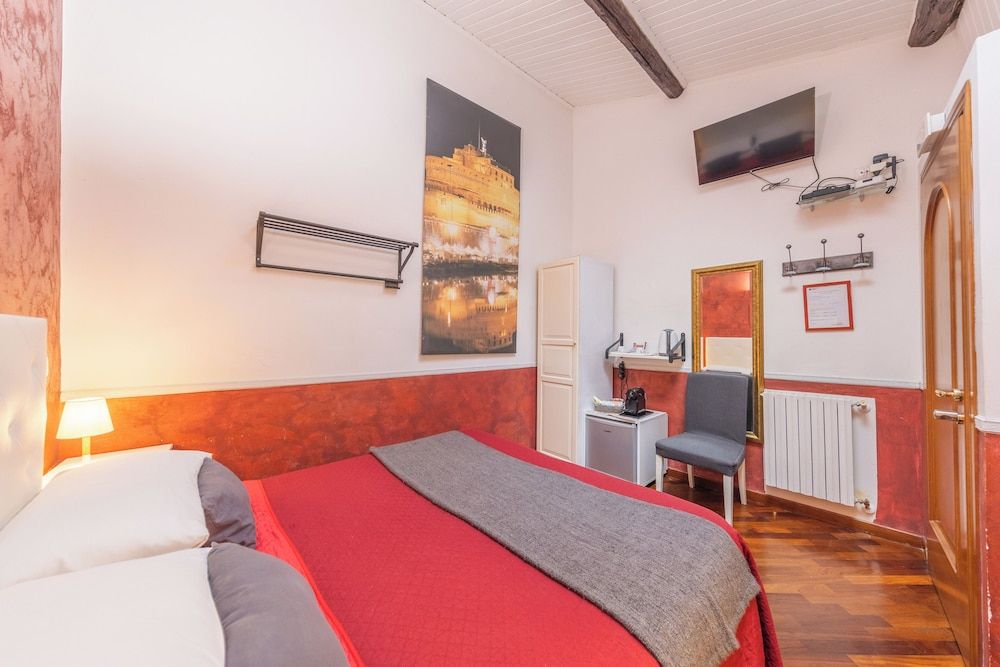 Room-skylight Double Room in History Hou 2