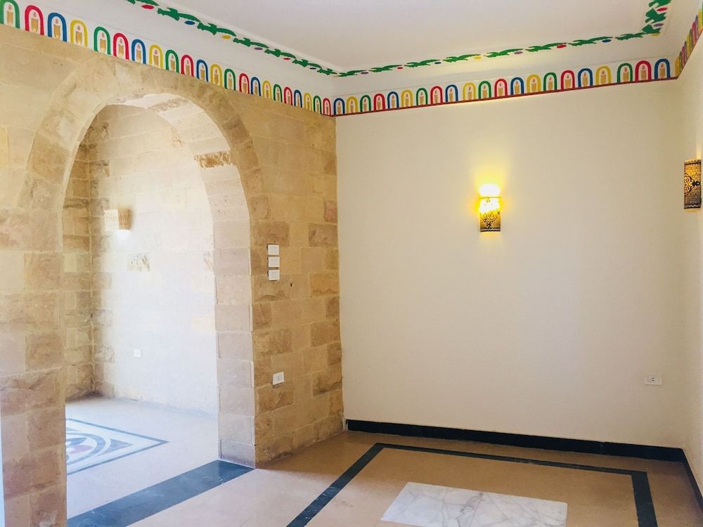 Jewel Howard Carter Hotel 2
