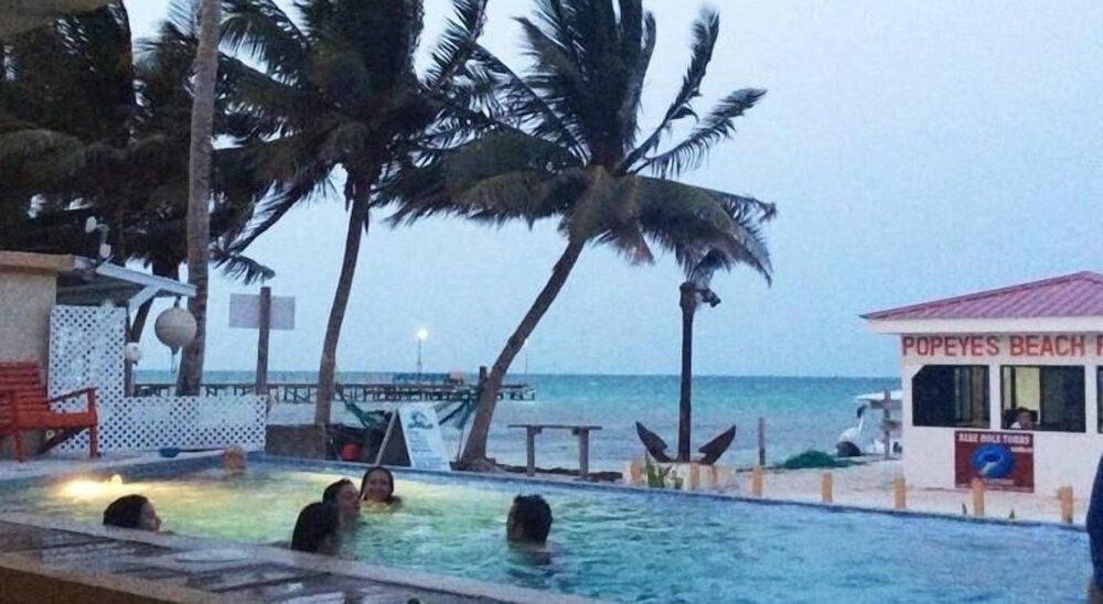 Club Rooms At Popeyes Beach Resort 1