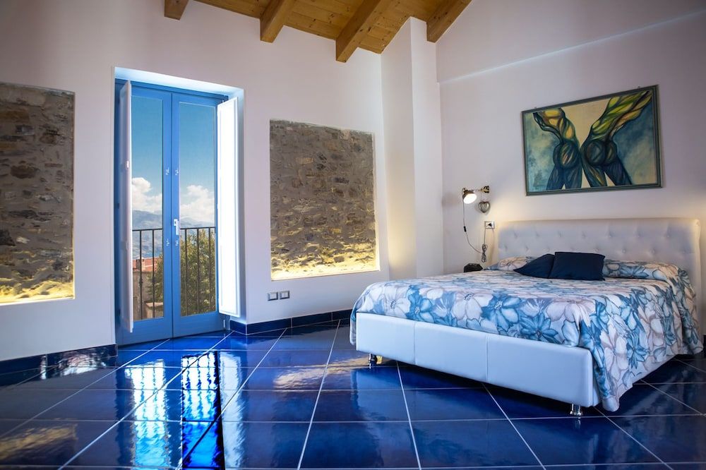 Ispani Inn Resort 1