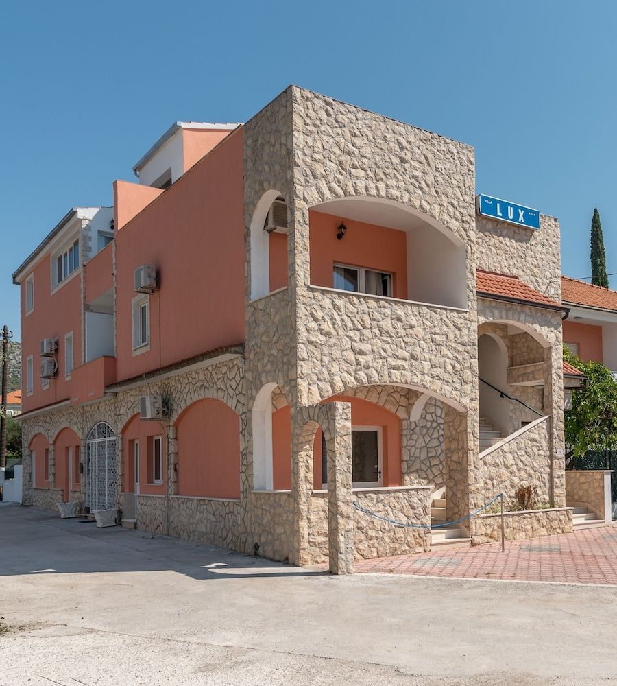 Villa Lux 1