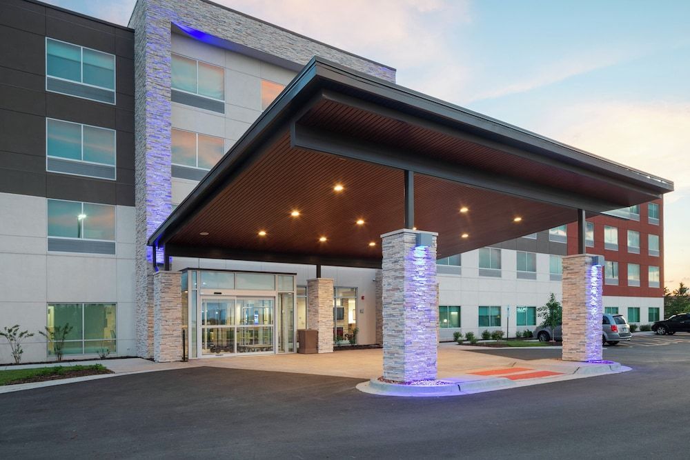 Holiday Inn Express & Suites BOURBONNAIS EAST - BRADLEY by IHG 1