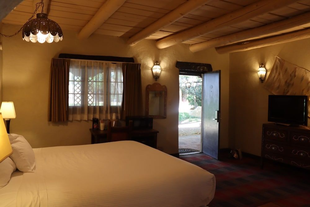 Sagebrush Inn & Suites 2