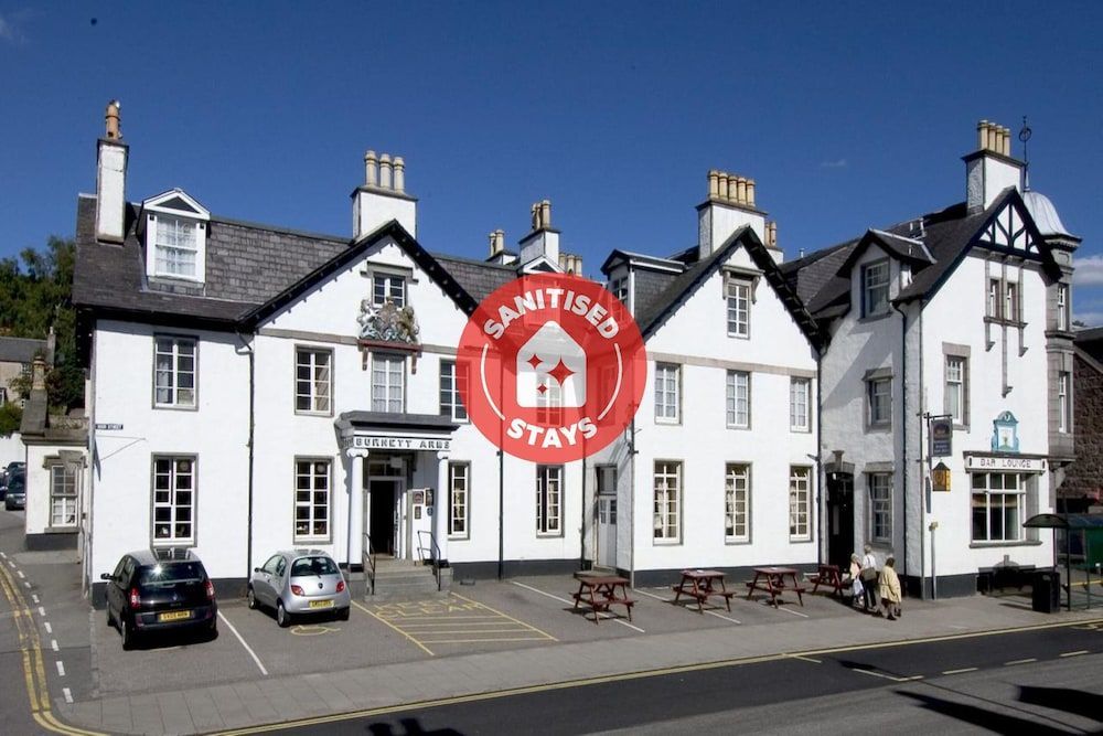 Burnett Arms Hotel 1