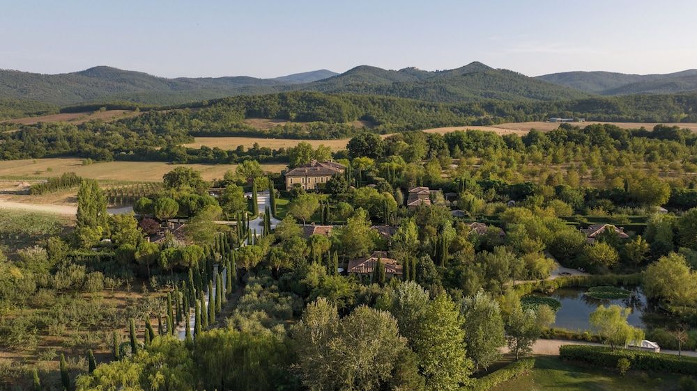 Borgo Santo Pietro 1