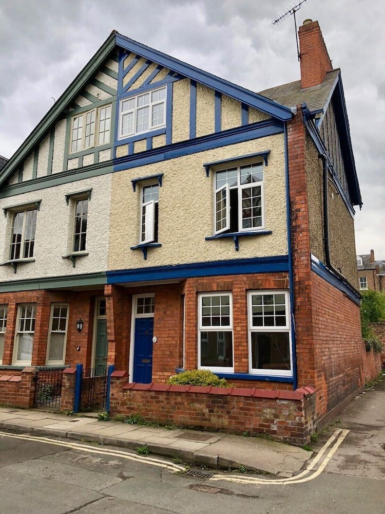 Vas's York House 1