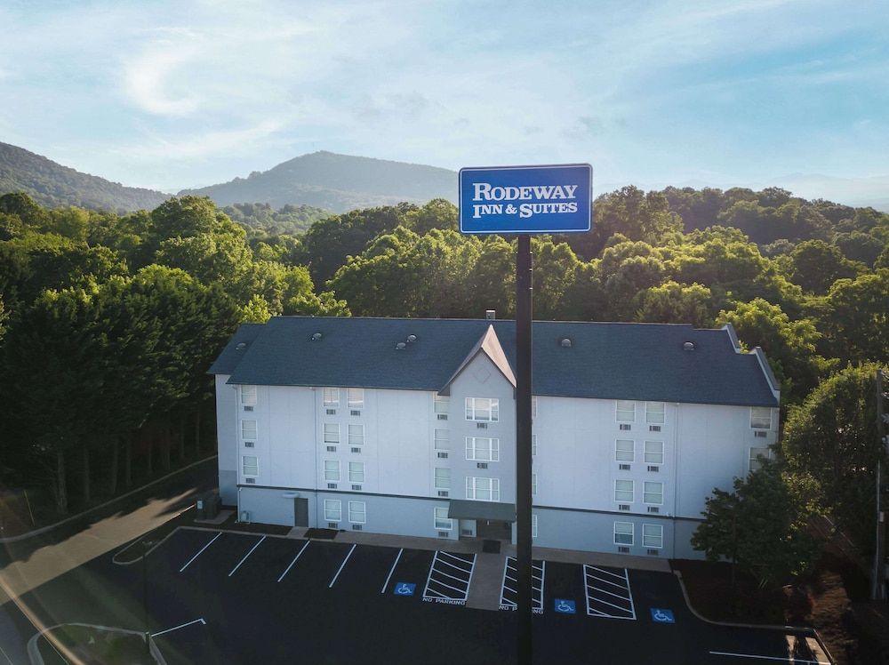 Rodeway Inn & Suites near Outlet Mall - Asheville 1