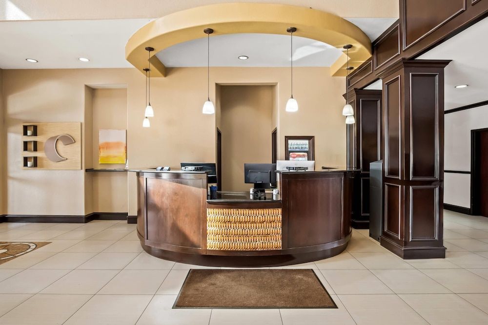 Comfort Suites Waxahachie - Dallas 2