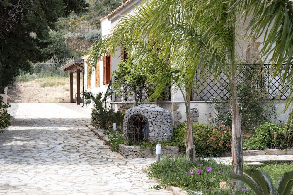 Casa Laura di fronte la Tonnara 1