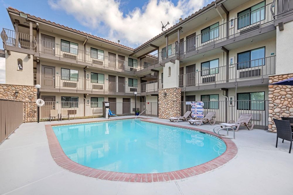 Hillstone Inn Tulare, an Ascend Collection Hotel 1