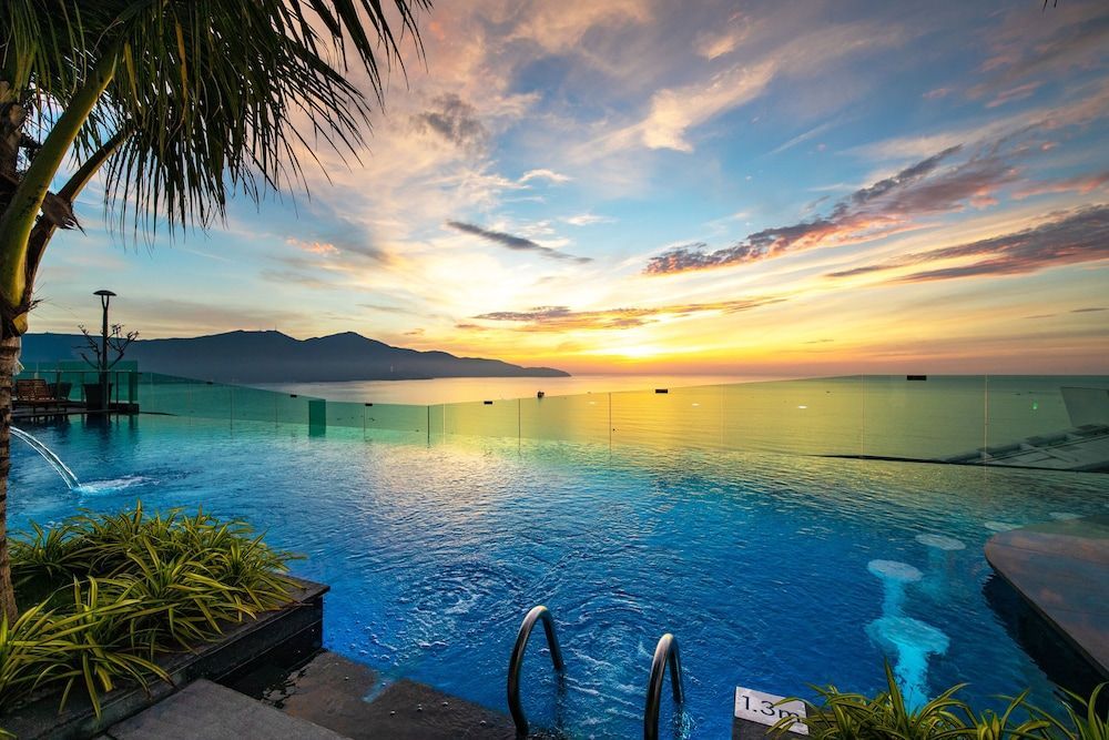 Sala Danang Beach Hotel 1