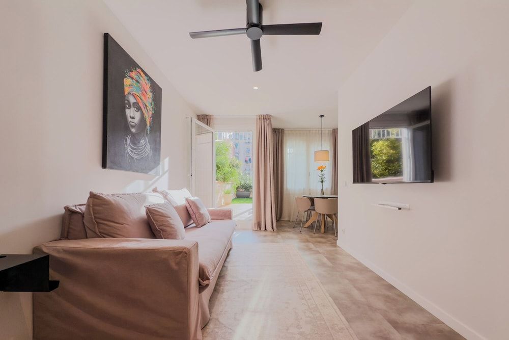 BOUTIQUE HOME 1