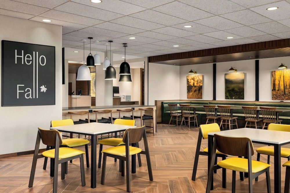 Fairfield by Marriott Inn & Suites Bethlehem Lehigh 2