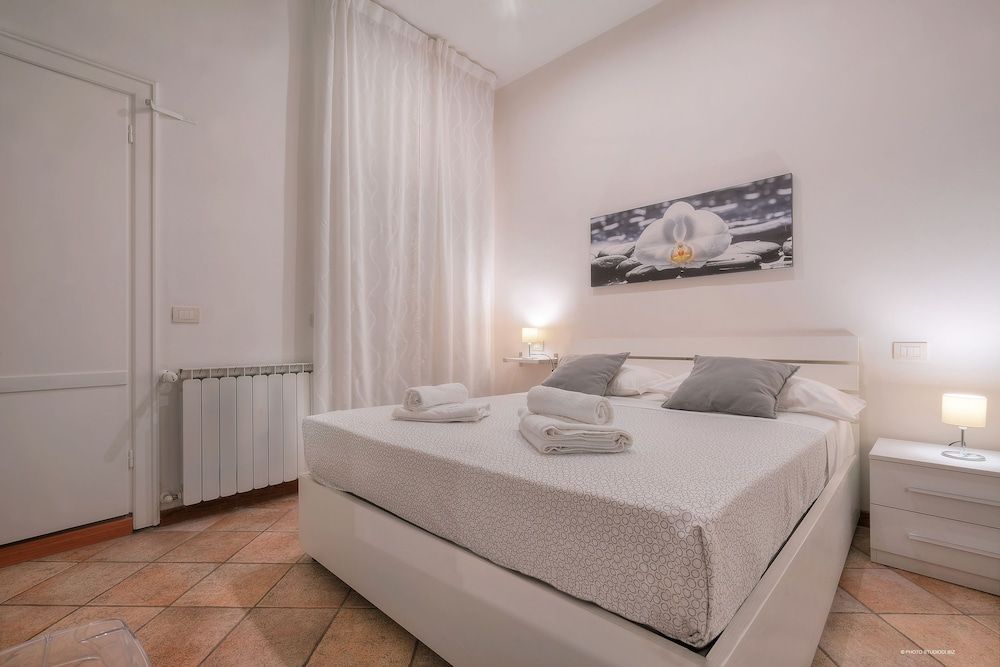 Wine Apartments Florence Moscato 2