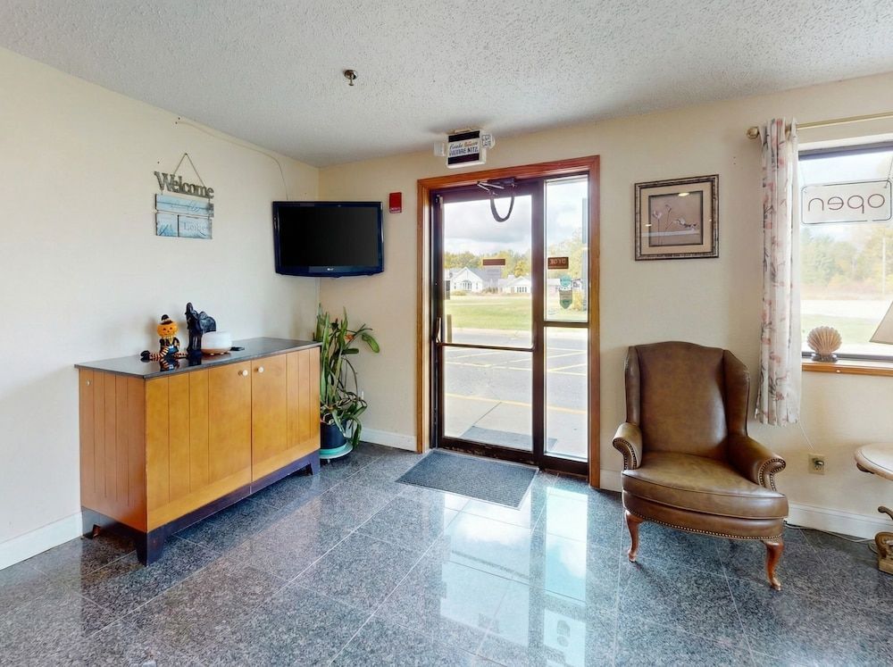 Oscoda Lakeside Hotel 2