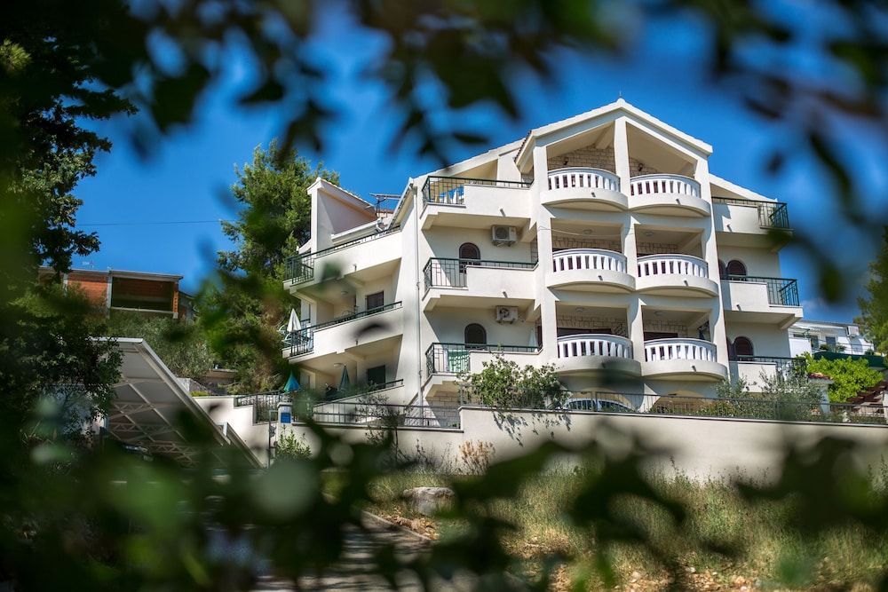 Villa Fani - Apartments in Trogir 2