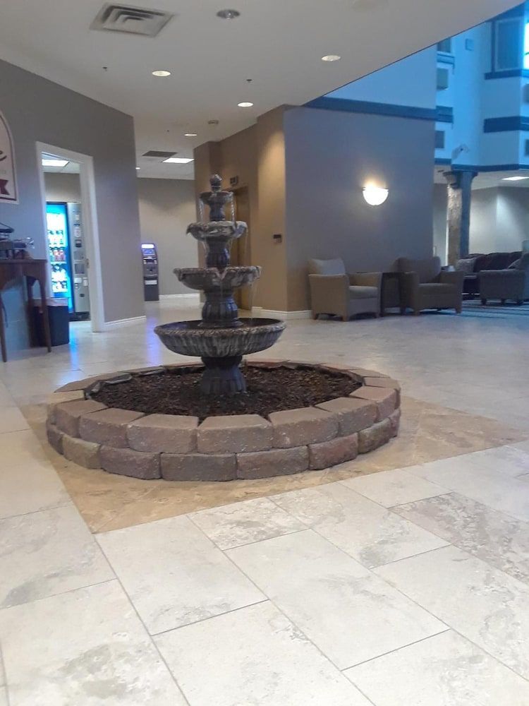 Comstock Inn & Conference Center 2