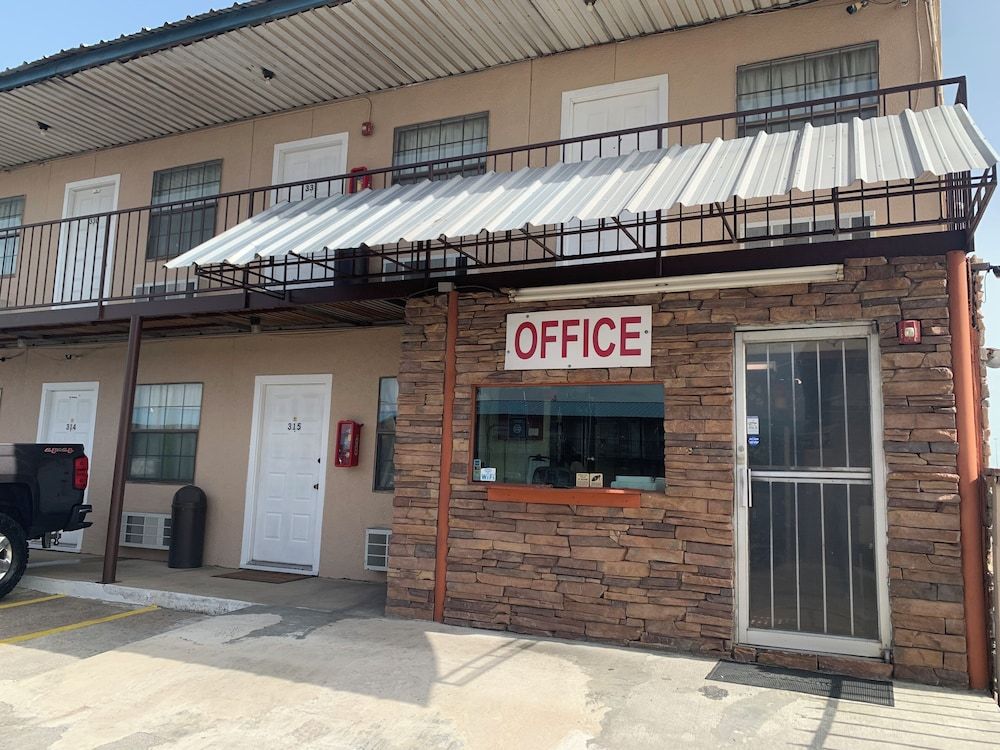 Loma Alta Motel 1