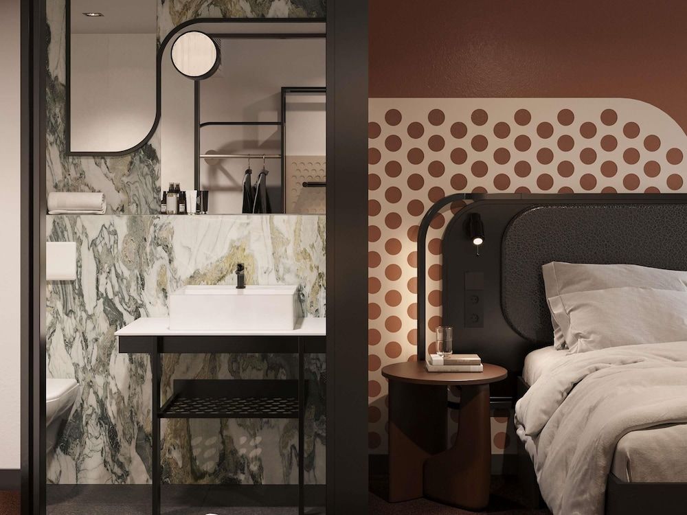 TRIBE PARIS SURESNES 1