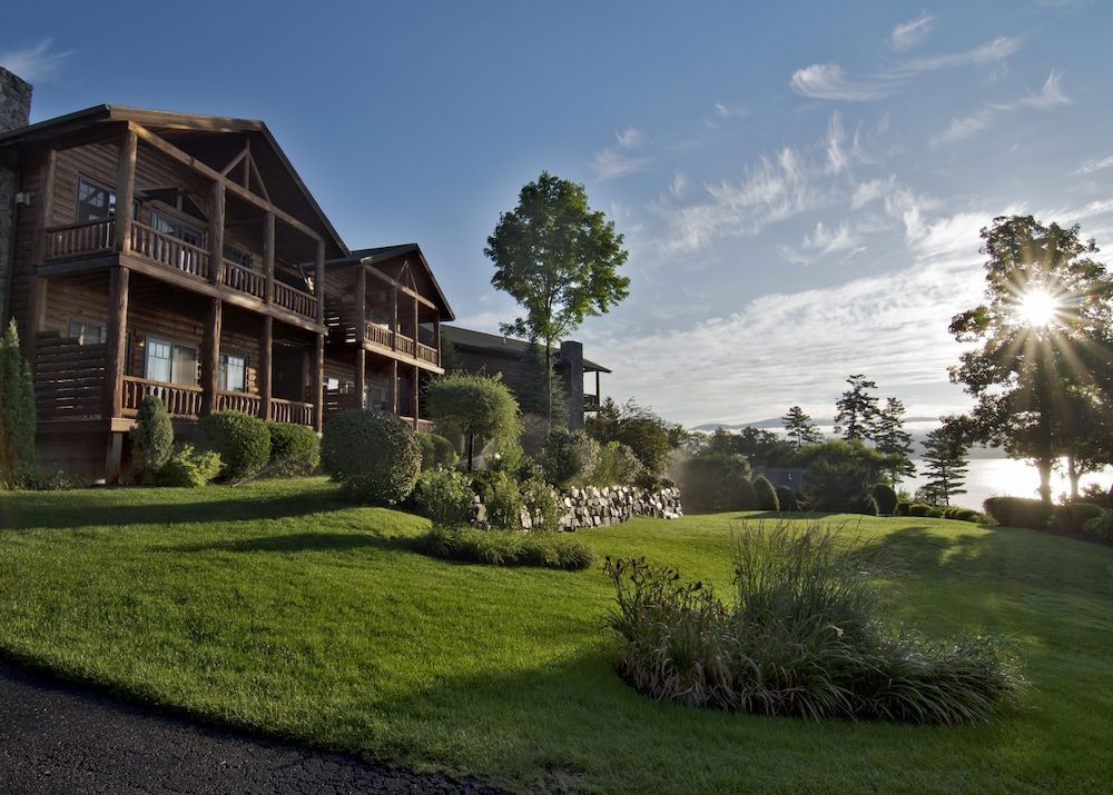 The Lodges at Cresthaven 1