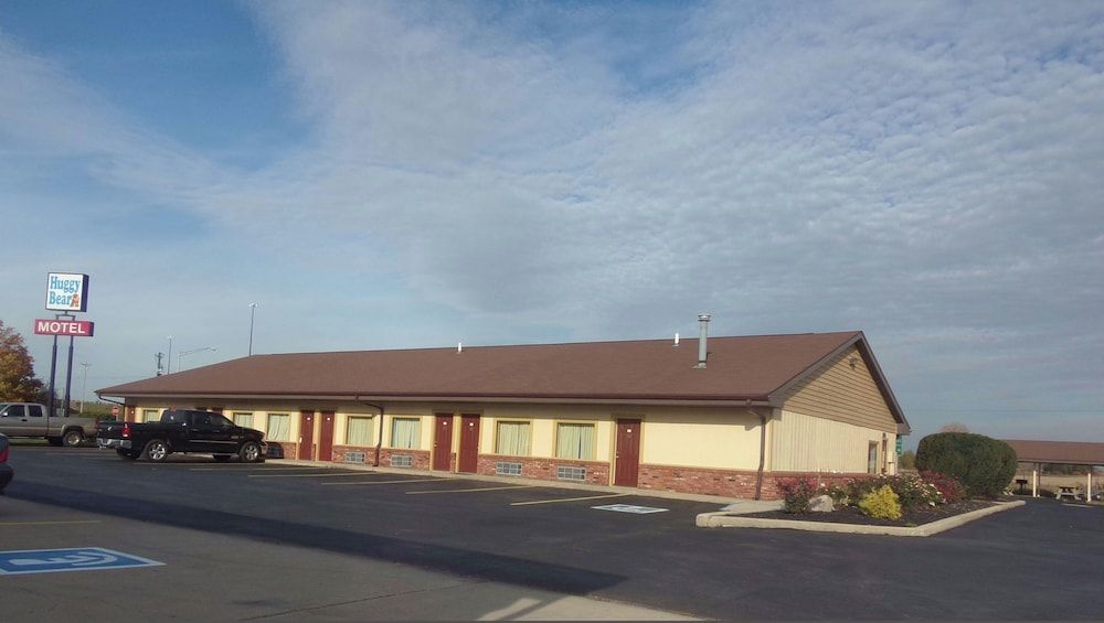 Huggy Bear Motel - Warren 1