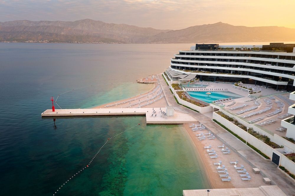 Grand Hotel View 1