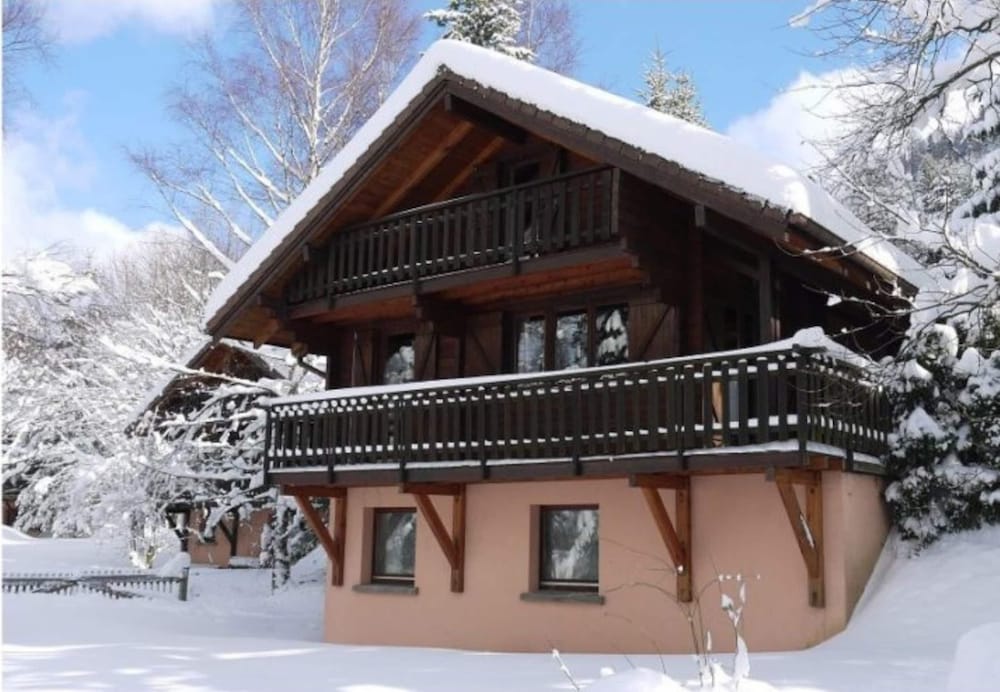 LE RENNE Chalet en bois au calme avec SPA Jacuzzi 1